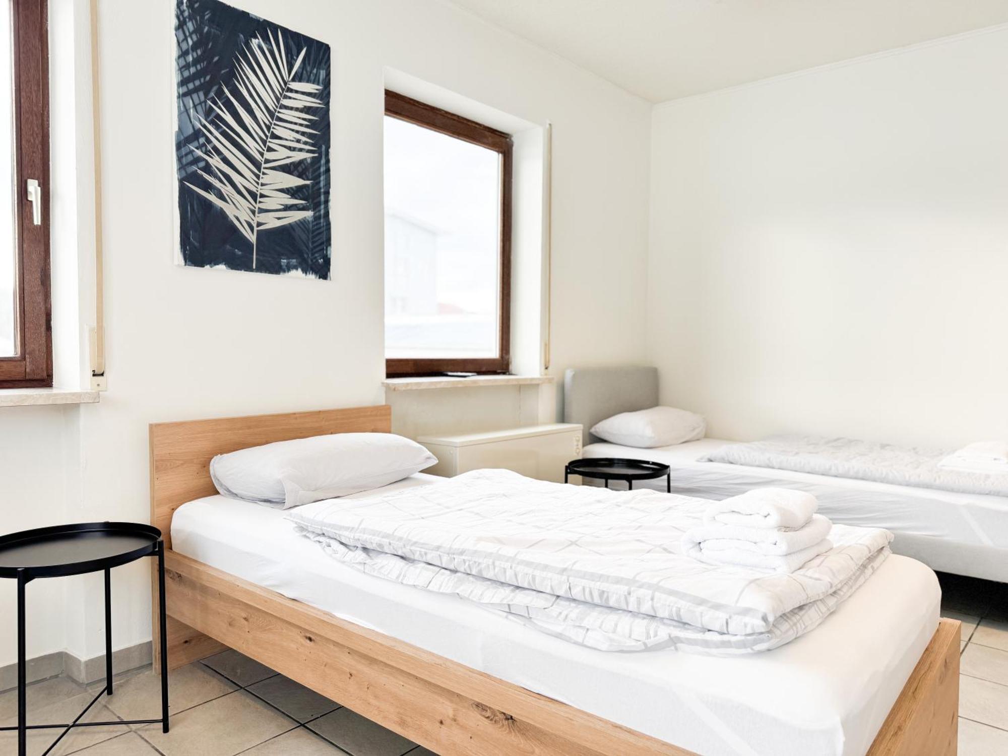 Modern Living Studios Karlsbad Exterior photo